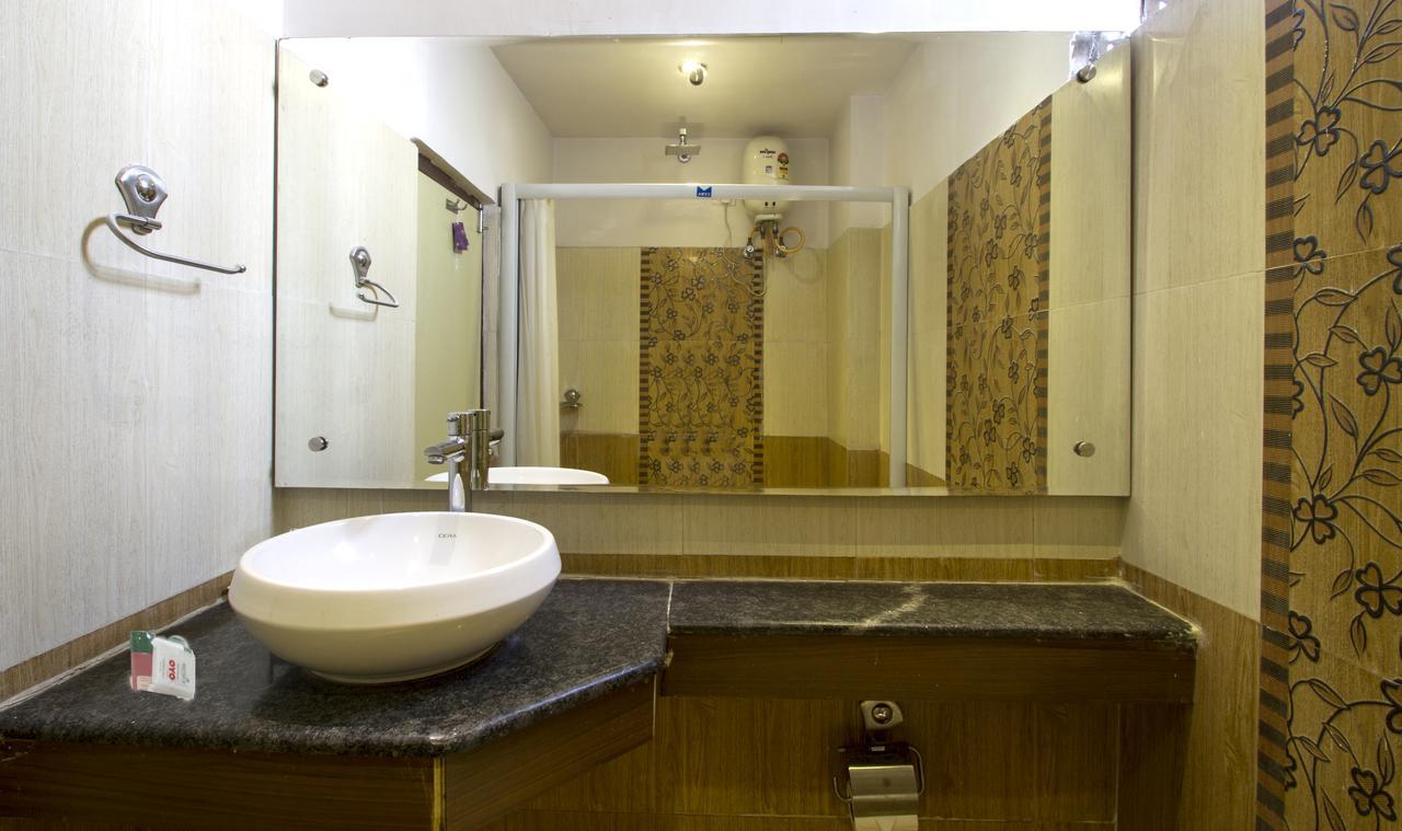 Oyo 984 Hotel Gn International Lalaguda Экстерьер фото